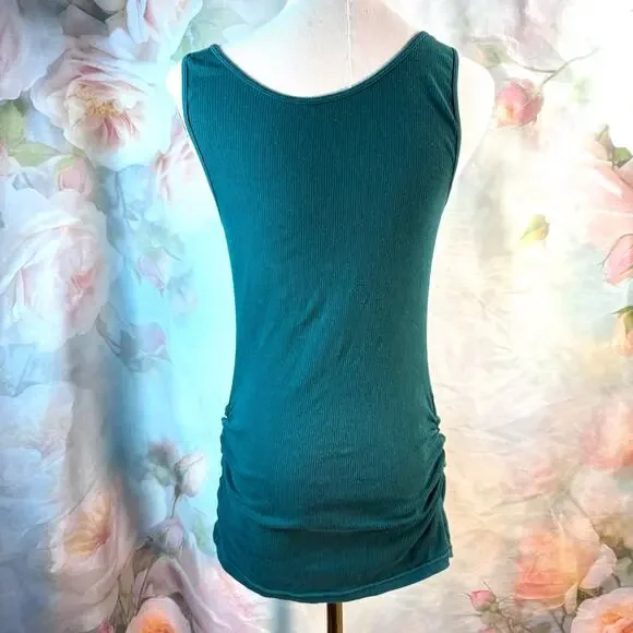 Green Ribbed Ruched Bottom Tank Top - Picture 3 of 4